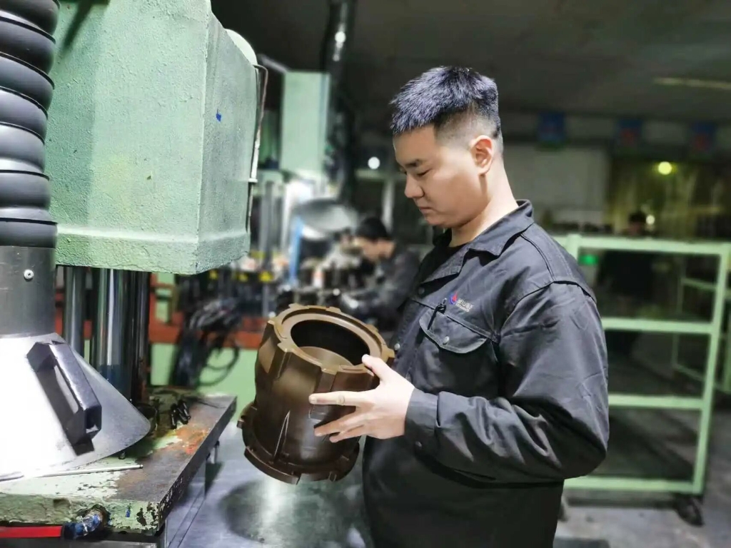 【前锋力量】实事求是 做好班组的主心骨